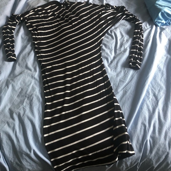 Off the shoulder , fitted dress - Picture 2 of 3